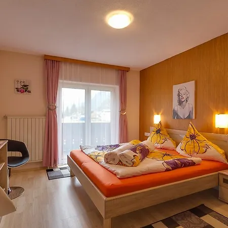 Biancas Im Haus Roswitha Apartment